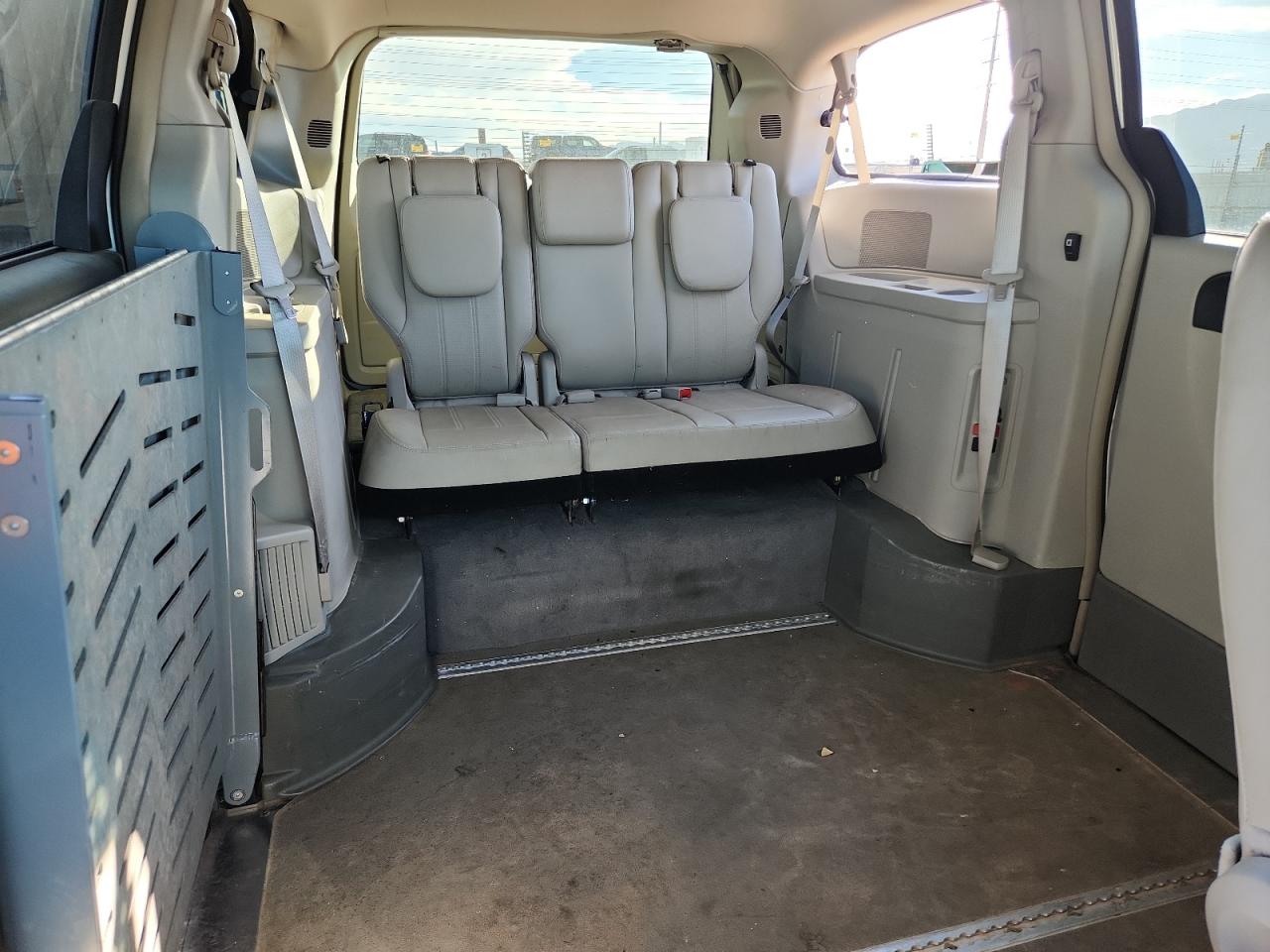 CHRYSLER TOWN & COUNTRY TOURING