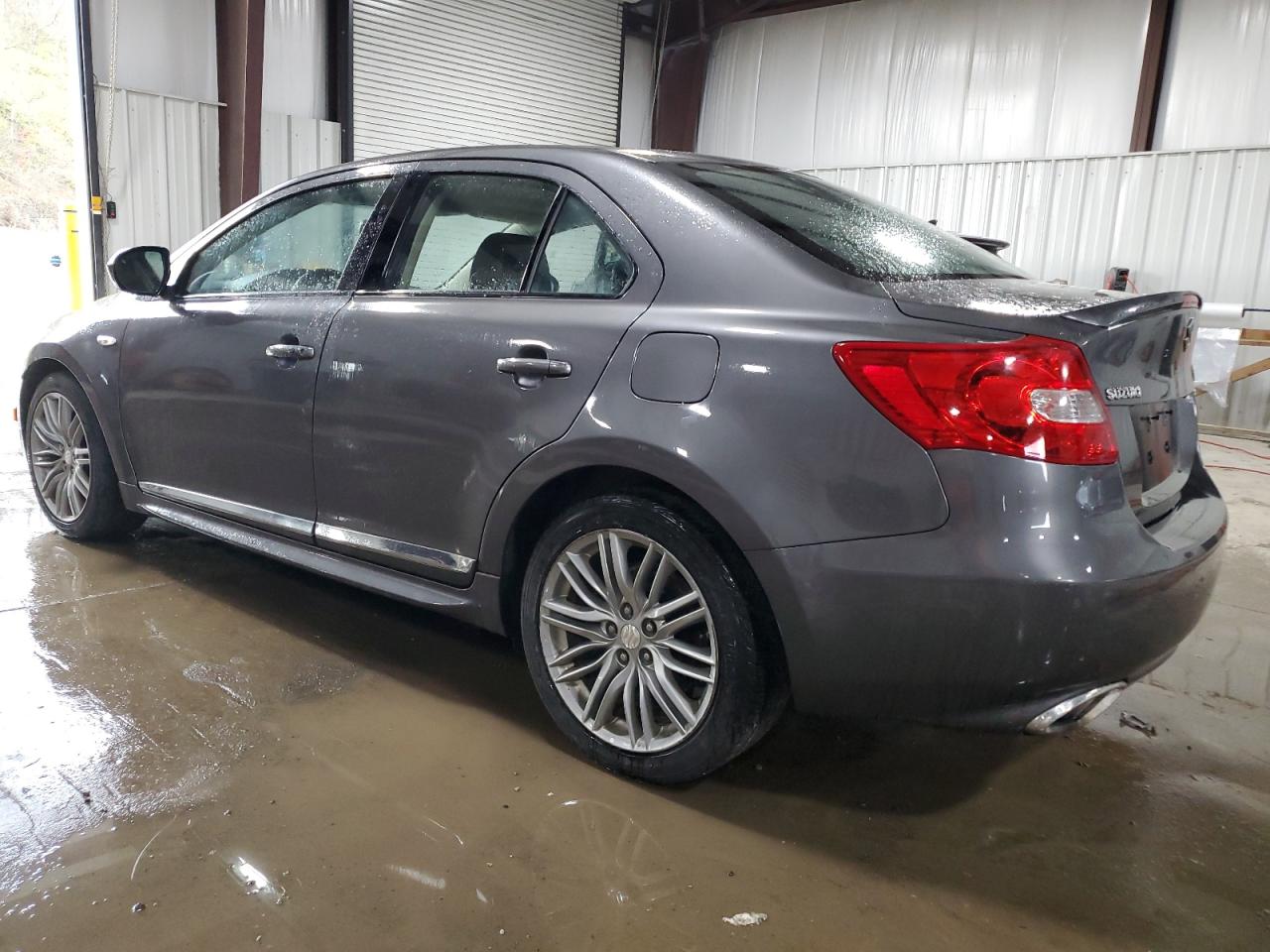 SUZUKI KIZASHI SPORT SLS