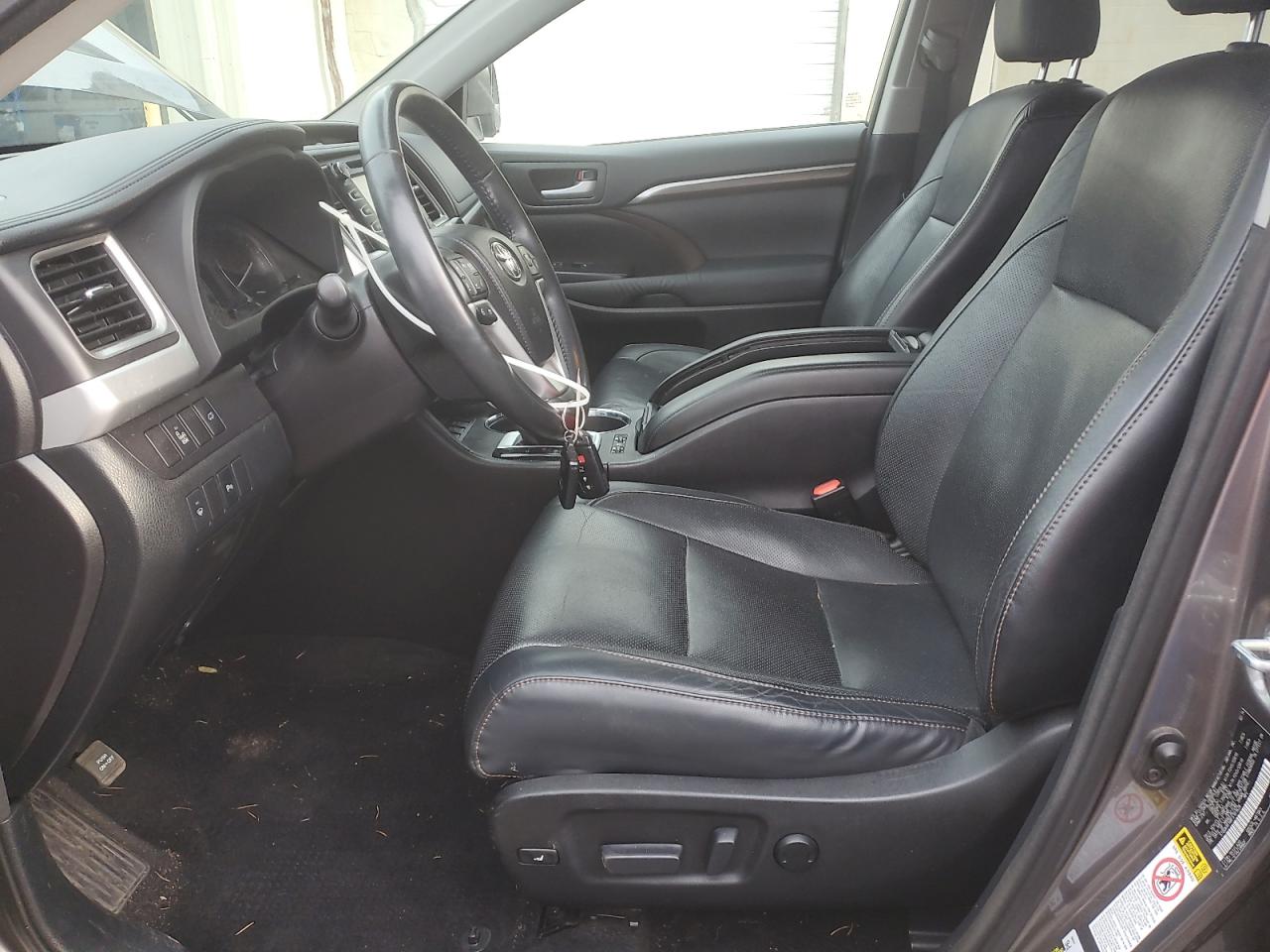 TOYOTA HIGHLANDER LIMITED