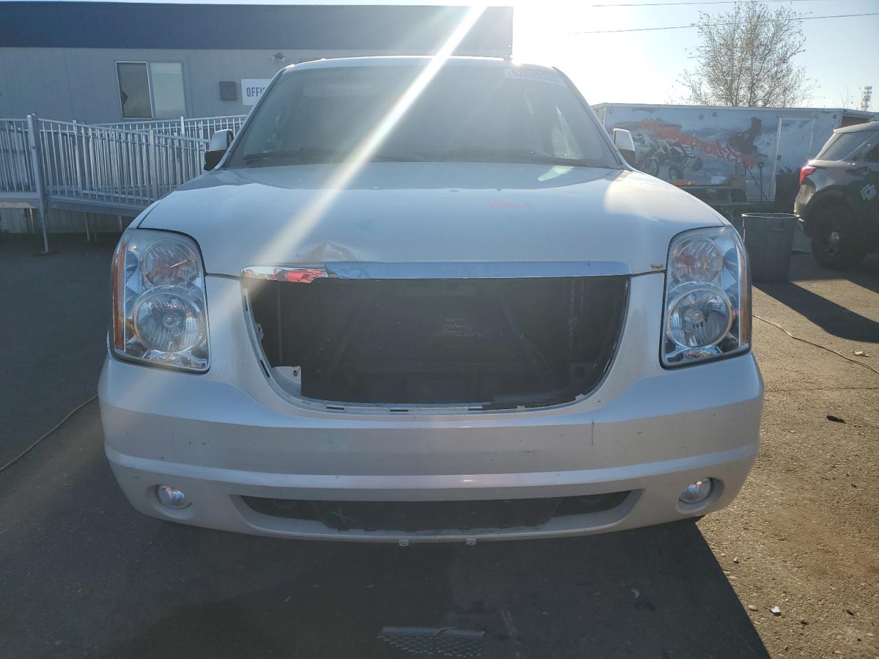 GMC YUKON K1500 SLT