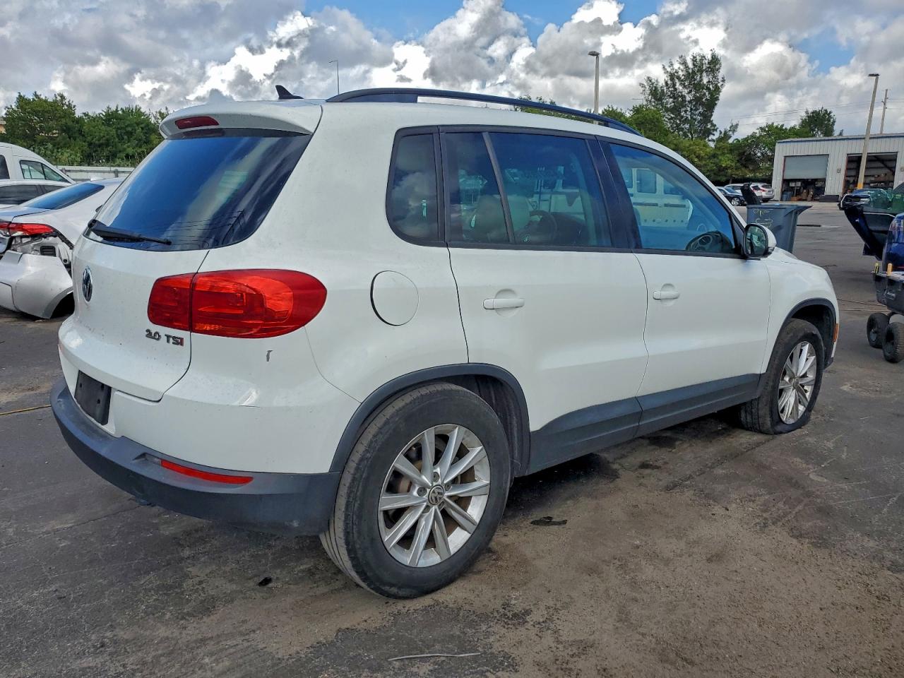 VOLKSWAGEN TIGUAN S