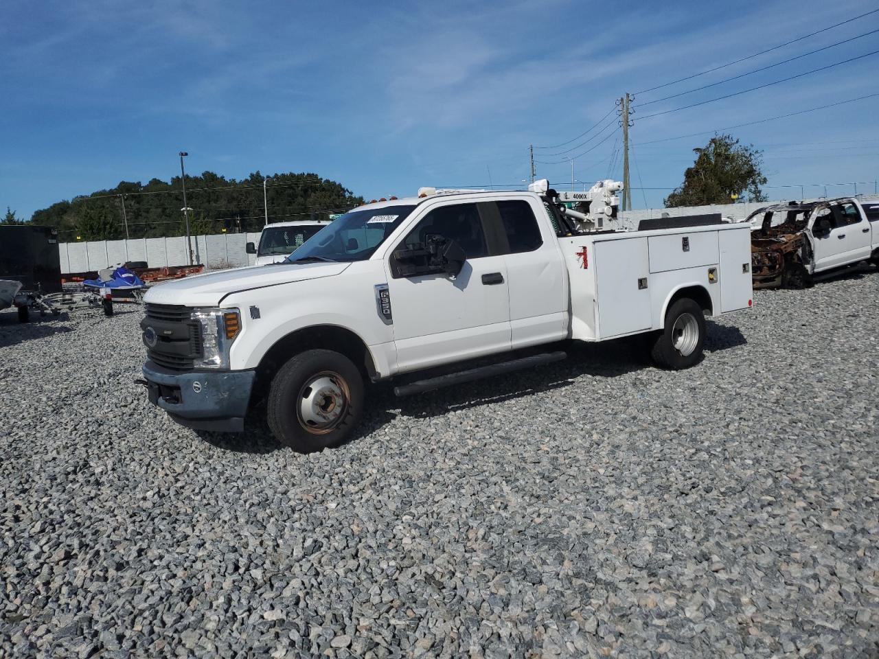 FORD F-350 SUPER DUTY