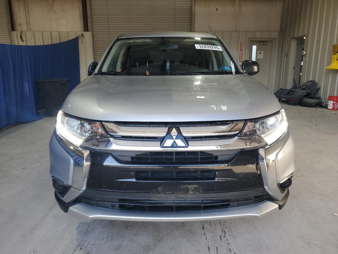MITSUBISHI OUTLANDER ES