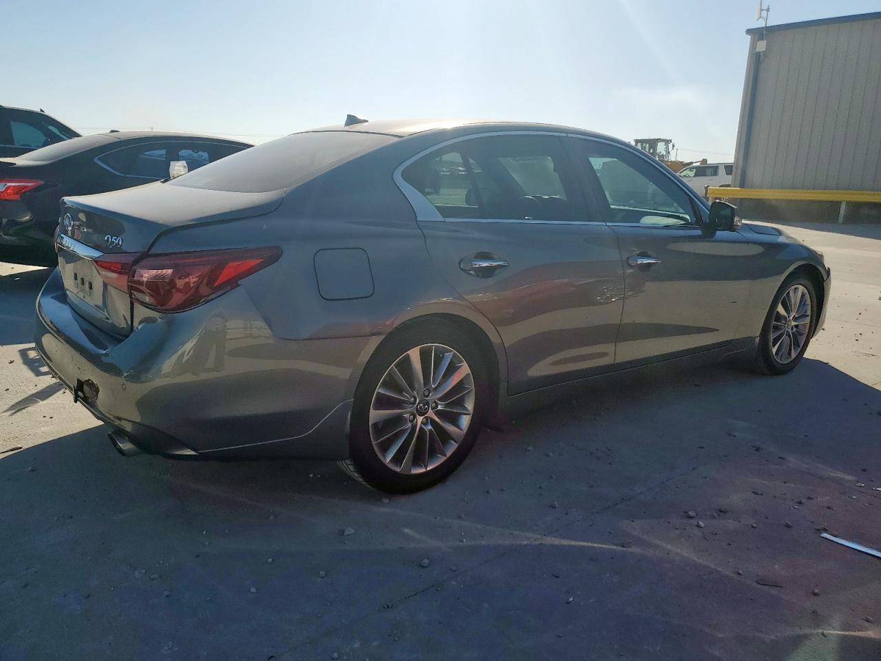 INFINITI Q50 LUXE