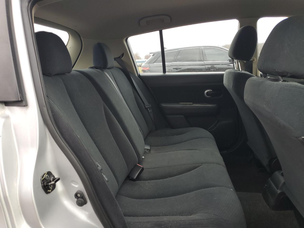 NISSAN VERSA S
