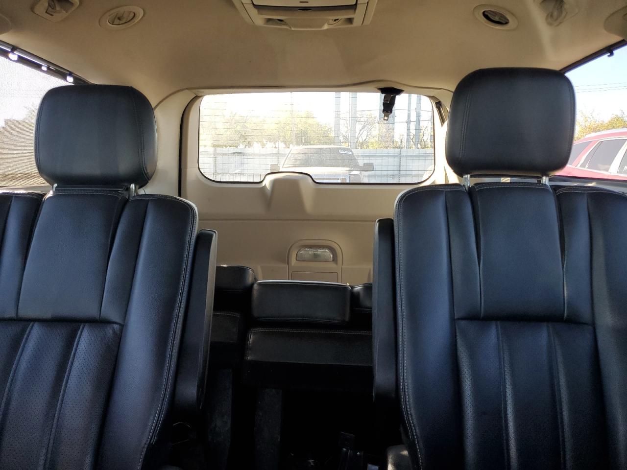 CHRYSLER TOWN & COUNTRY TOURING L