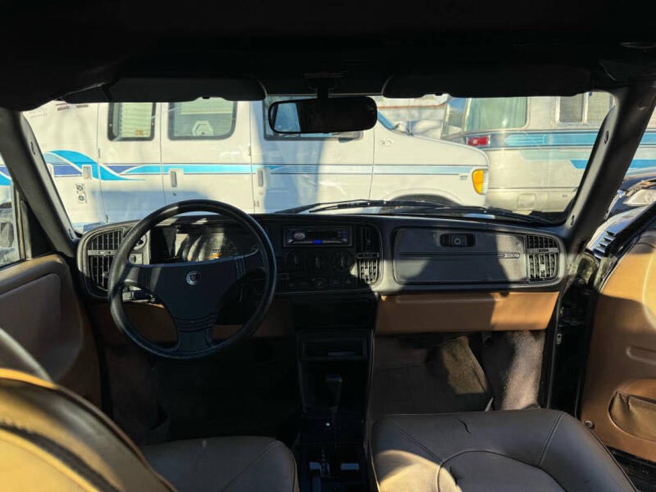 Lot #3278558064 1988 SAAB 900