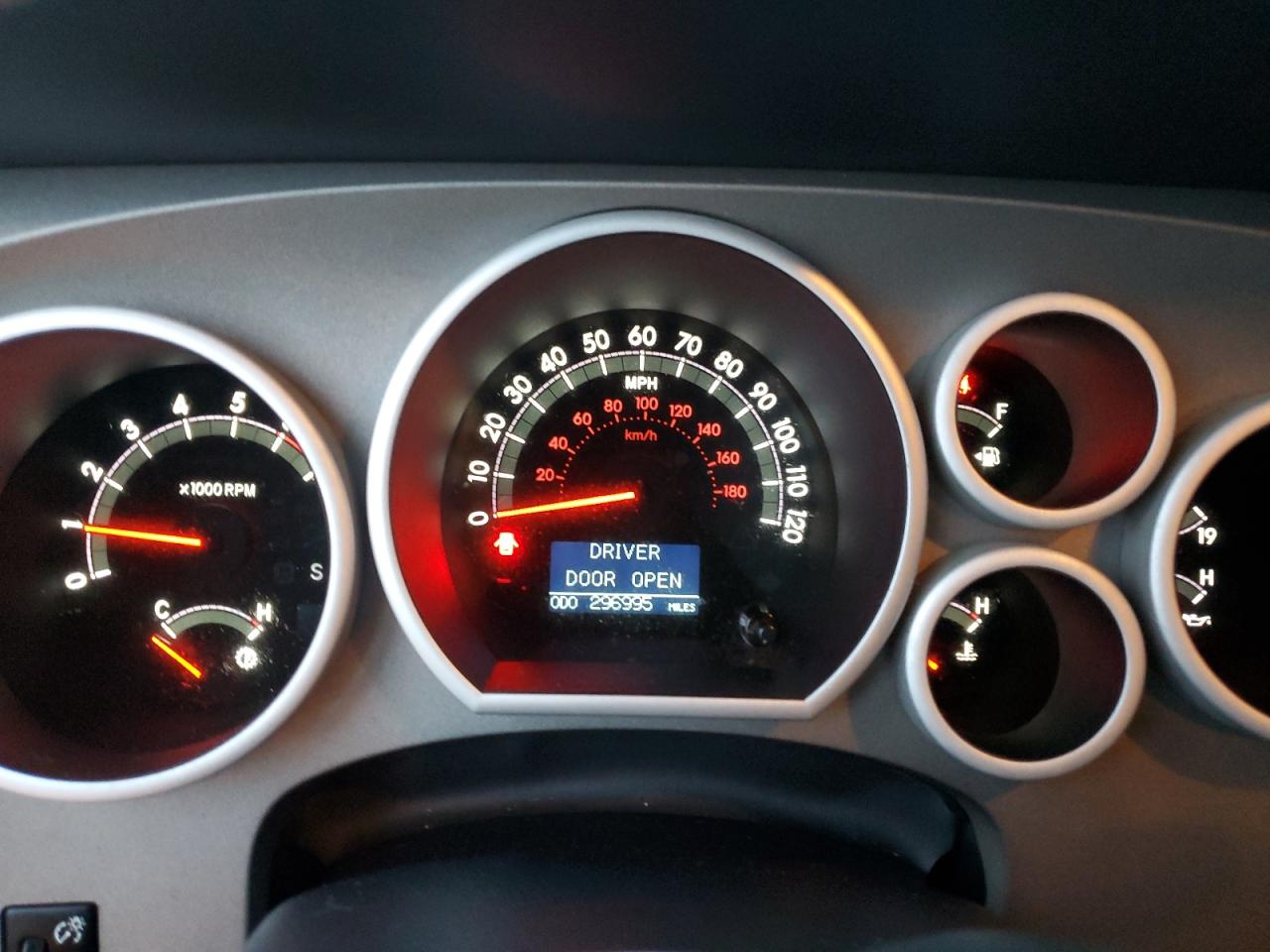 TOYOTA TUNDRA CREWMAX LIMITED