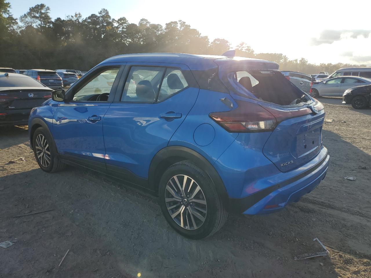 NISSAN KICKS SV