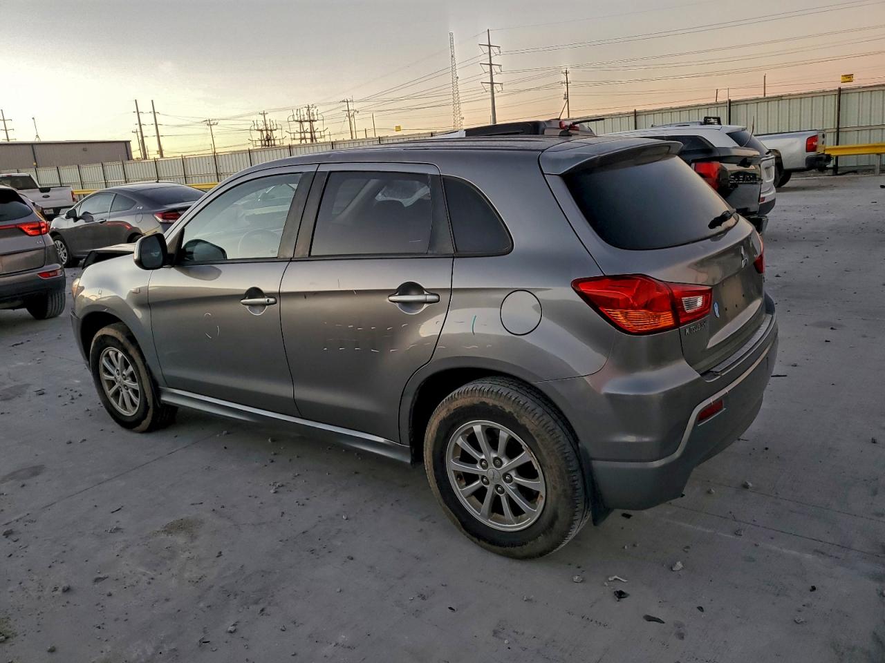 MITSUBISHI OUTLANDER ES