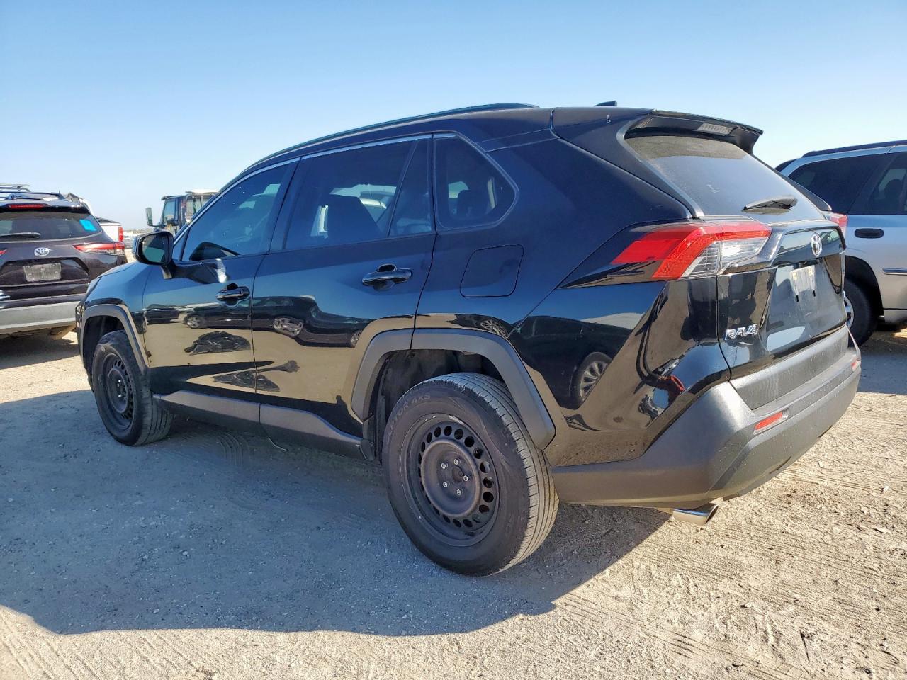 TOYOTA RAV4 LE