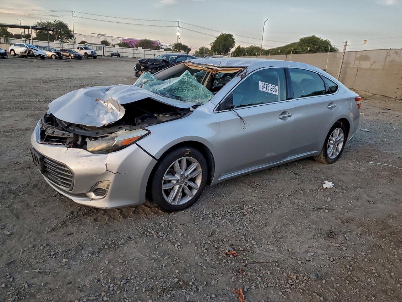 Lot #3308243173 2013 TOYOTA AVALON BAS