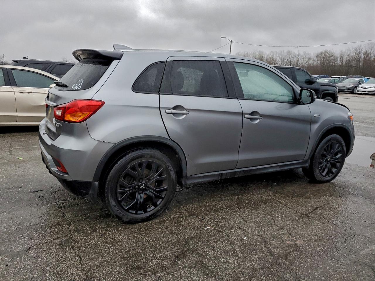 MITSUBISHI OUTLANDER ES