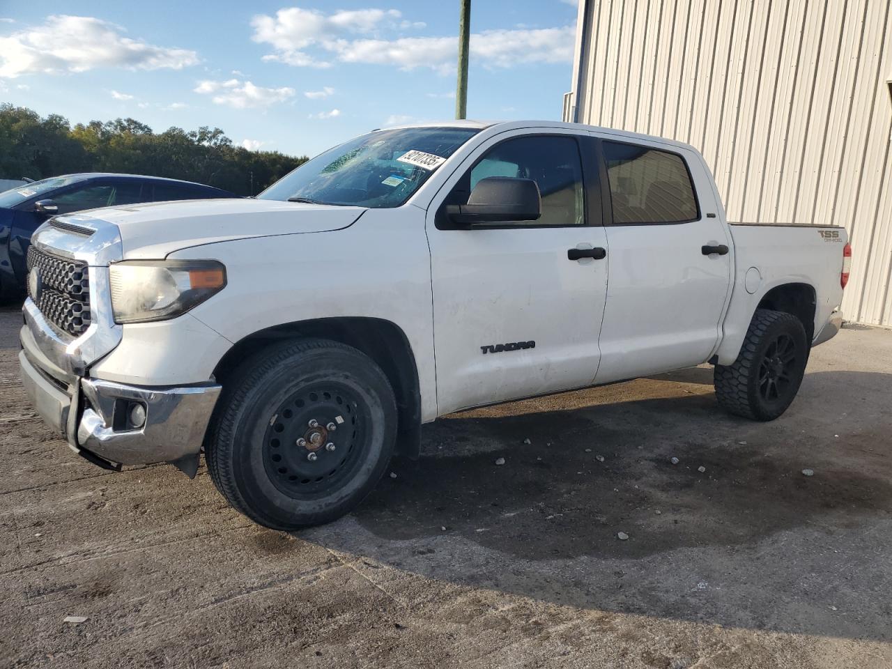 TOYOTA TUNDRA CREWMAX SR5