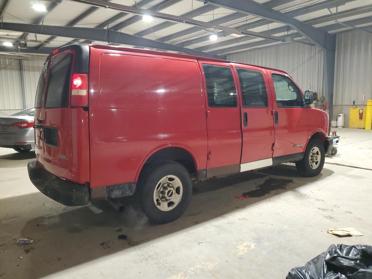 Lot #3285593277 2005 GMC SAVANA G35