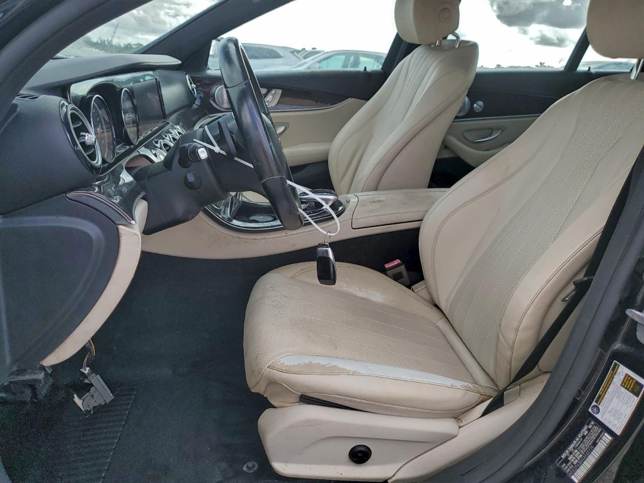 MERCEDES-BENZ E-CLASS 300