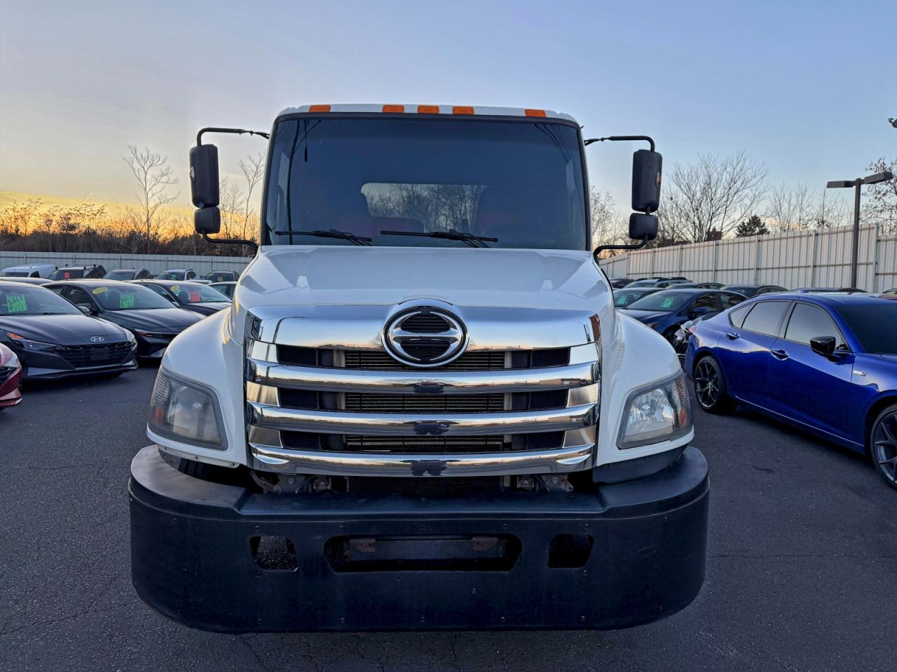 Lot #3297049494 2020 HINO 258/268