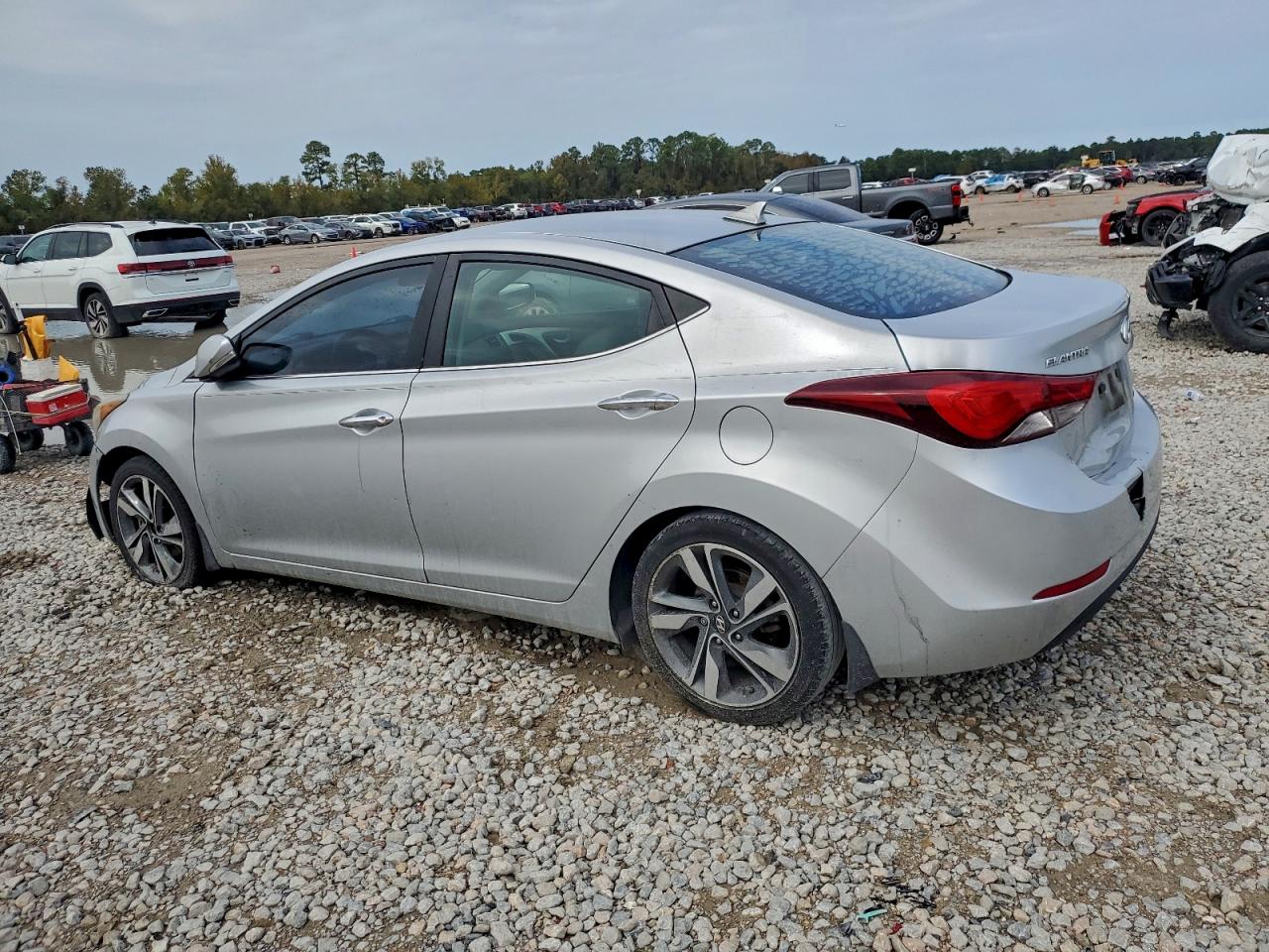 HYUNDAI ELANTRA SE