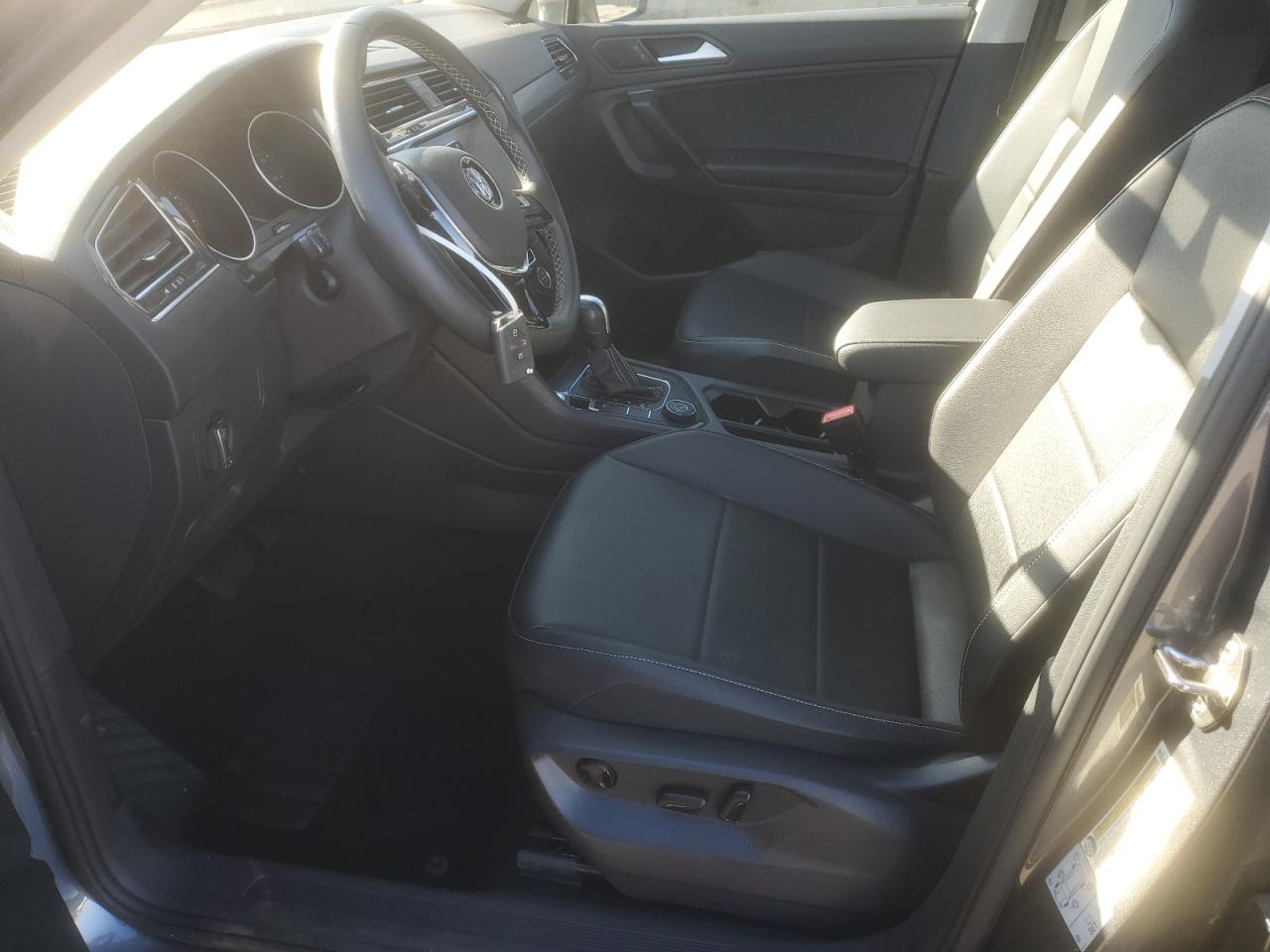 Lot #3312423654 2021 VOLKSWAGEN TIGUAN SE