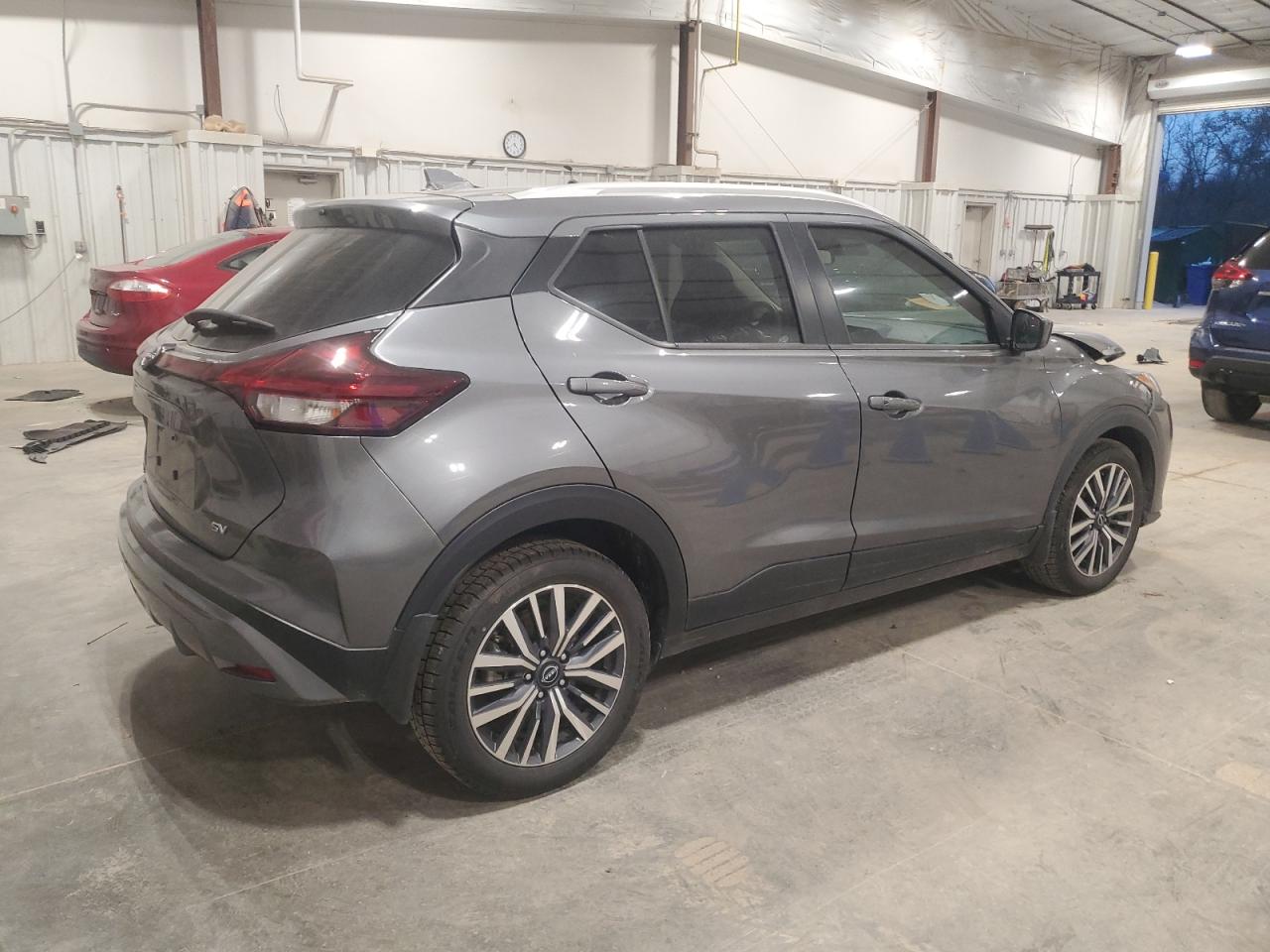 NISSAN KICKS SV