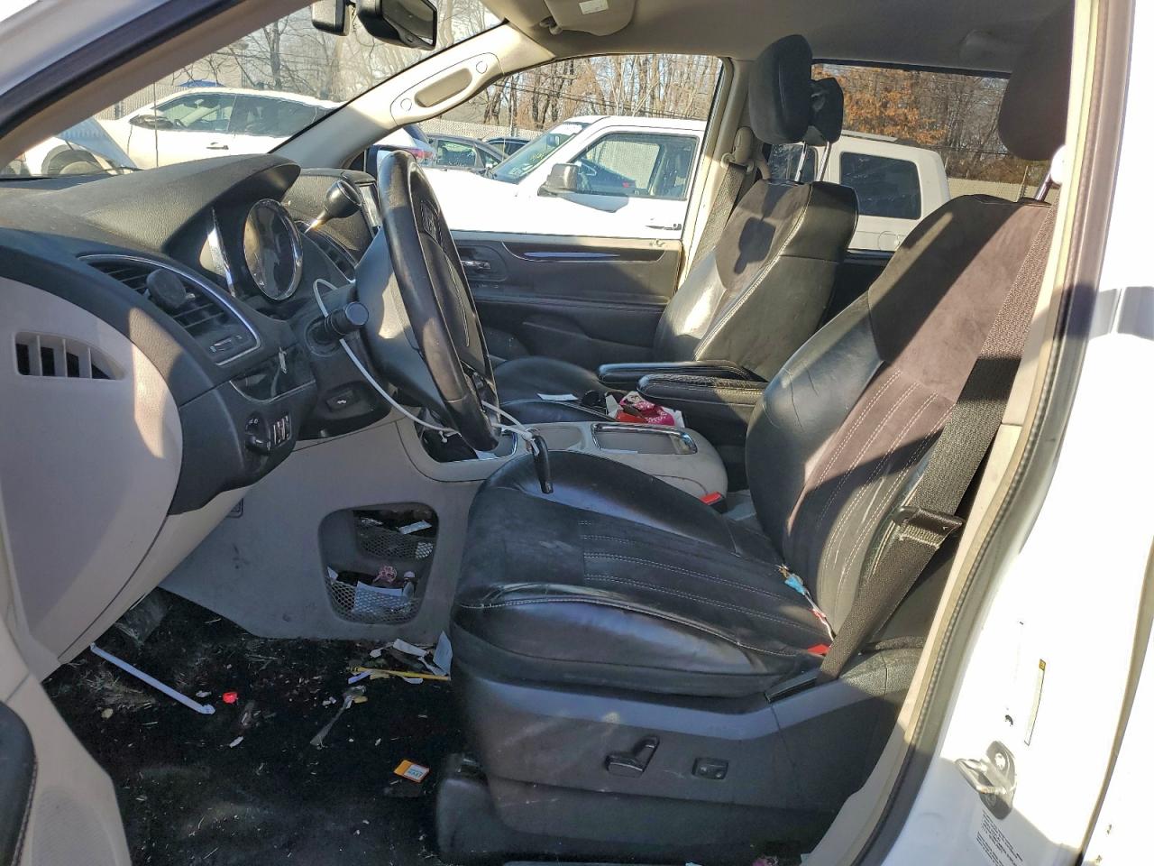 CHRYSLER TOWN & COUNTRY TOURING L