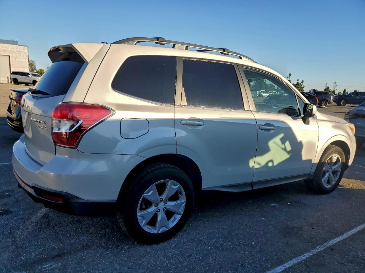 Lot #3301799332 2015 SUBARU FORESTER 2