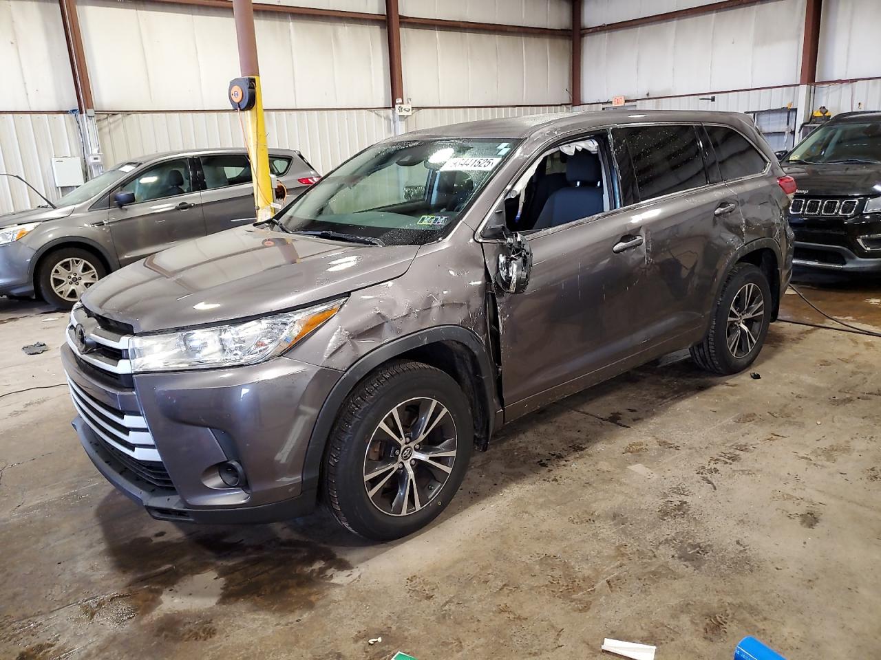 TOYOTA HIGHLANDER LE