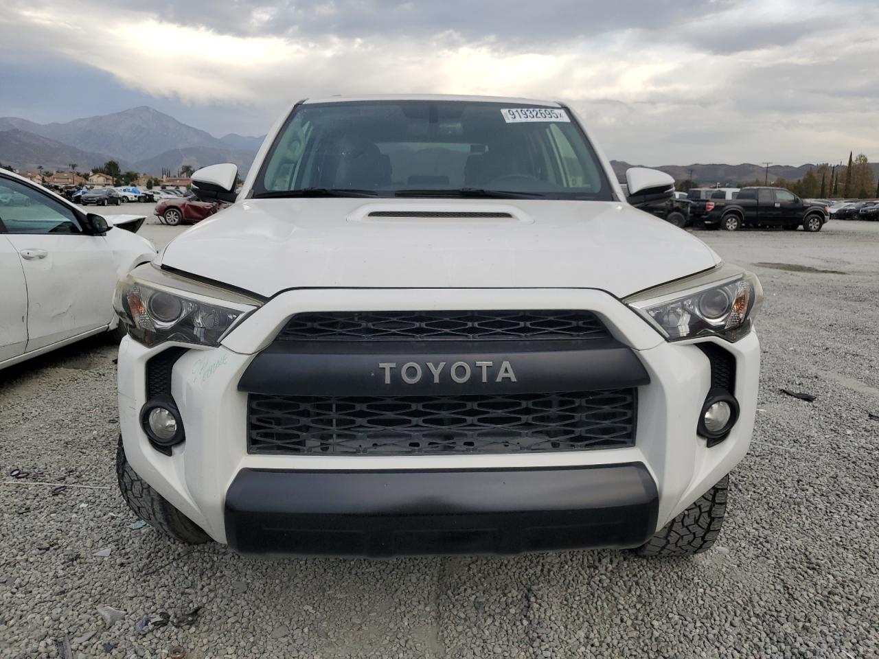 TOYOTA 4RUNNER SR5