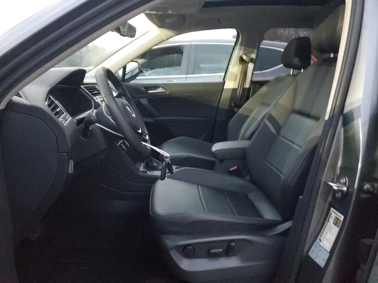 VOLKSWAGEN TIGUAN SE