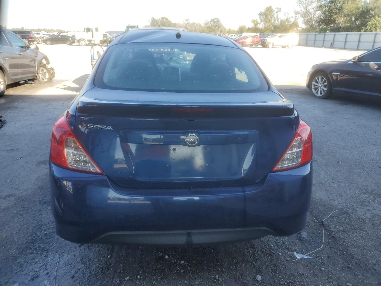 NISSAN VERSA S