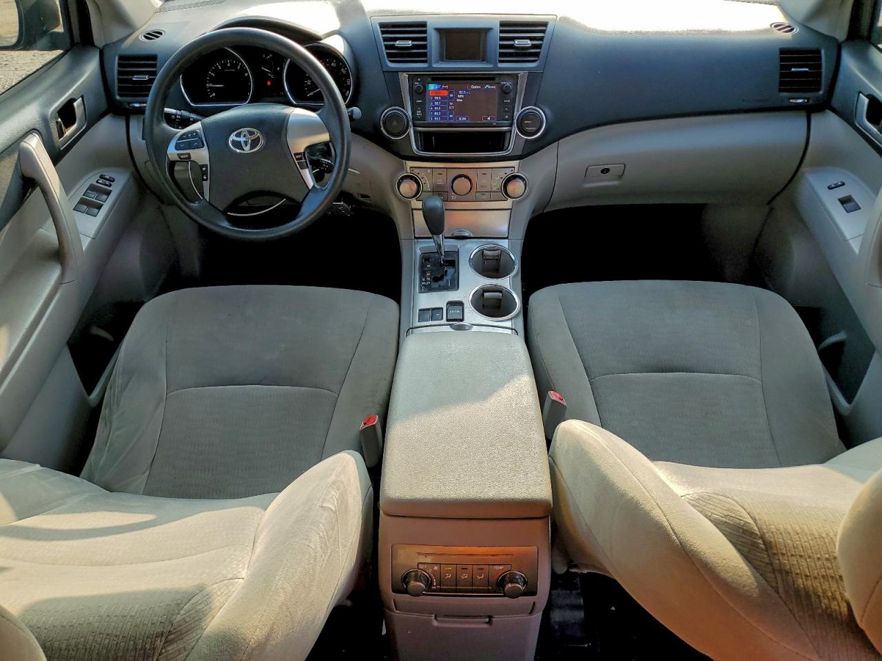 TOYOTA HIGHLANDER BASE