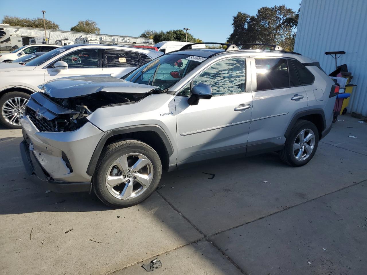 TOYOTA RAV4 XLE PREMIUM