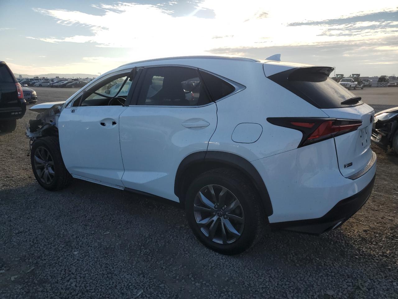 LEXUS NX 300 BASE