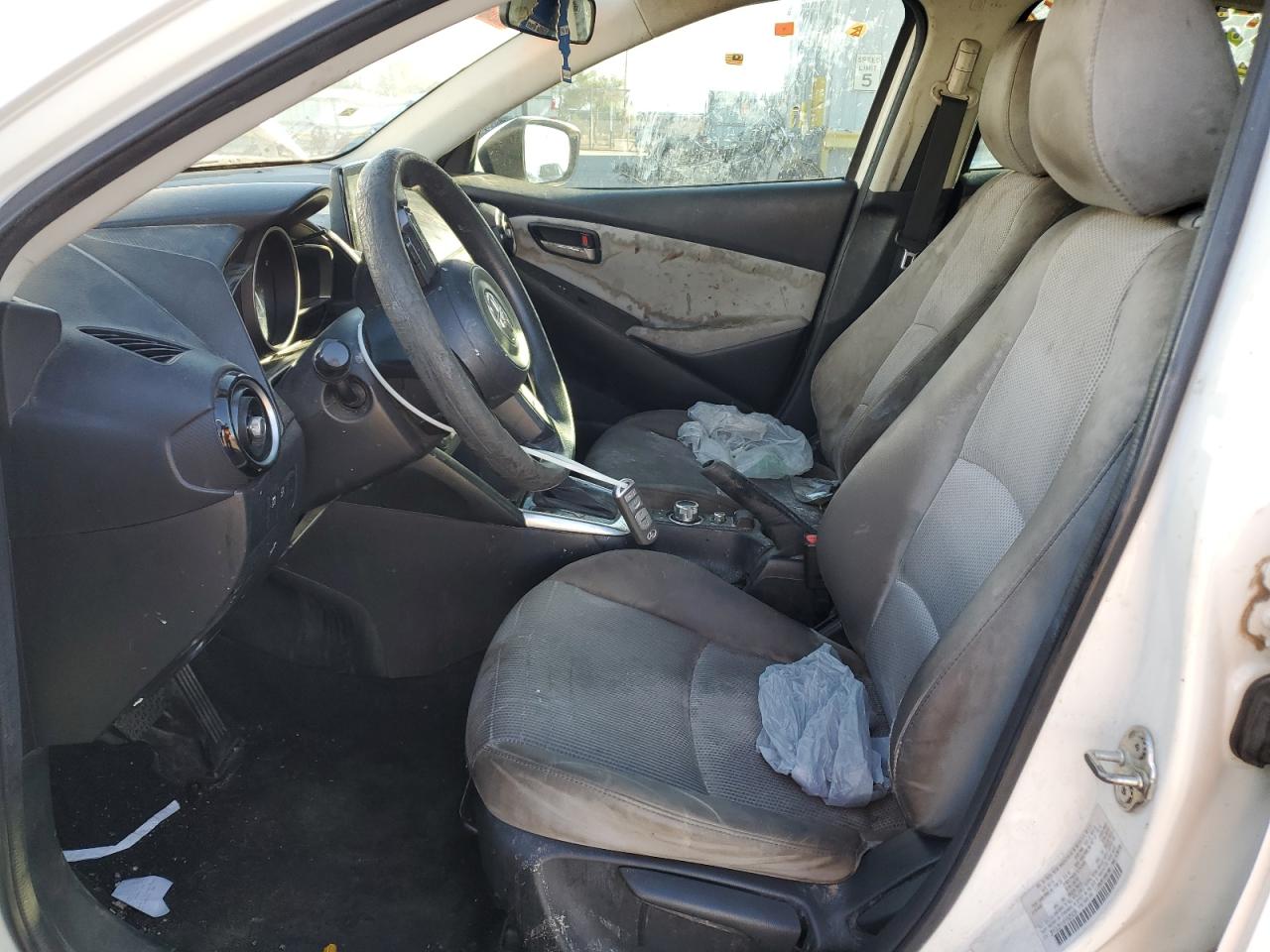 Lot #3311677288 2019 TOYOTA YARIS L