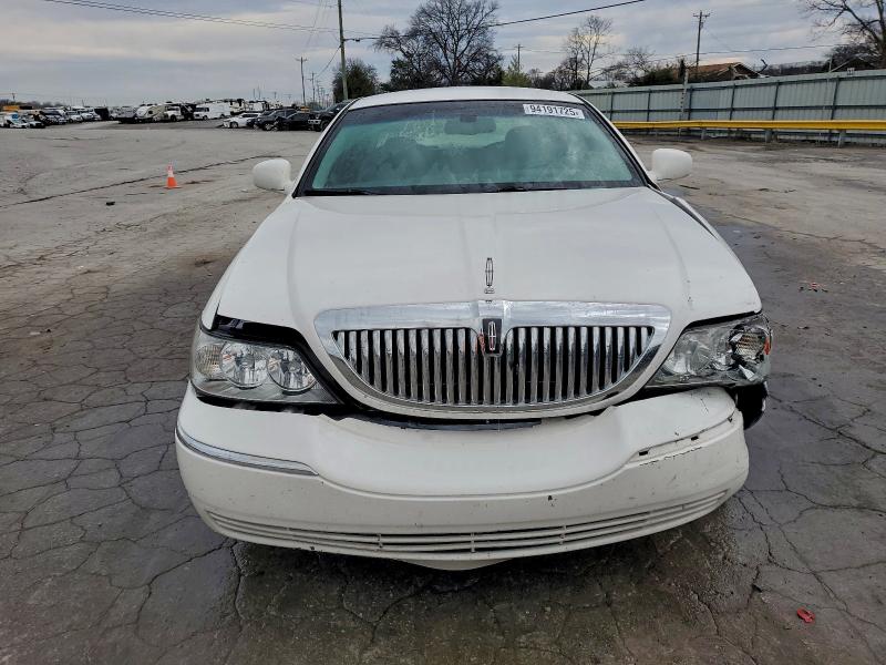 2009 LINCOLN TOWN CAR S #3308407353