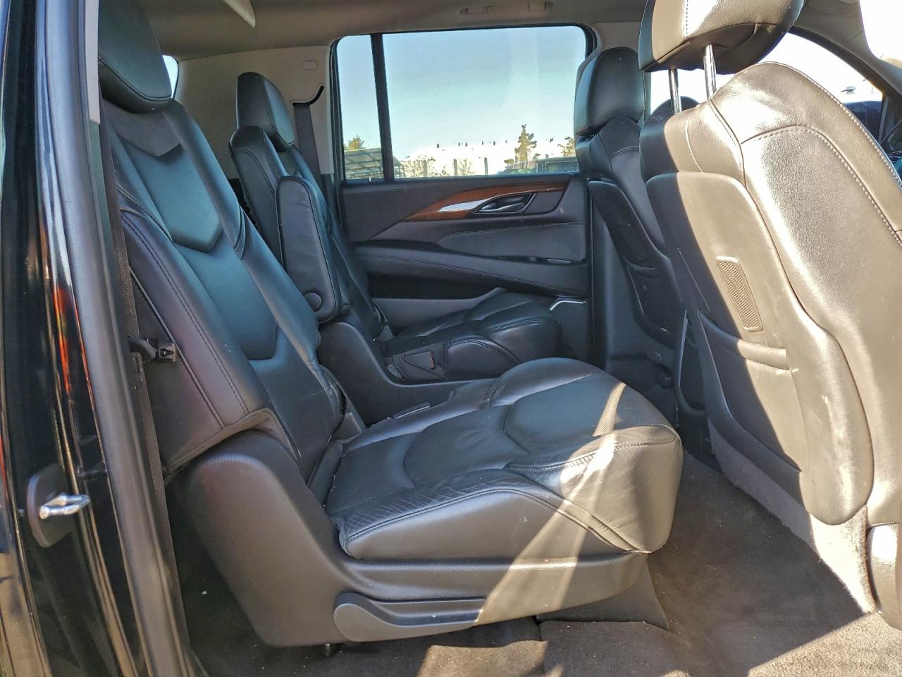 CADILLAC ESCALADE ESV PREMIUM LUXURY