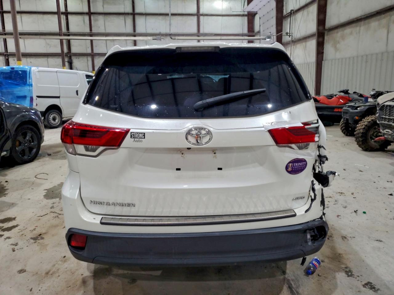 TOYOTA HIGHLANDER LE