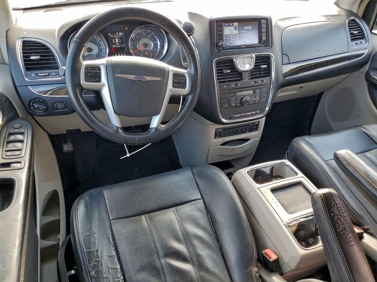 CHRYSLER TOWN & COUNTRY TOURING L