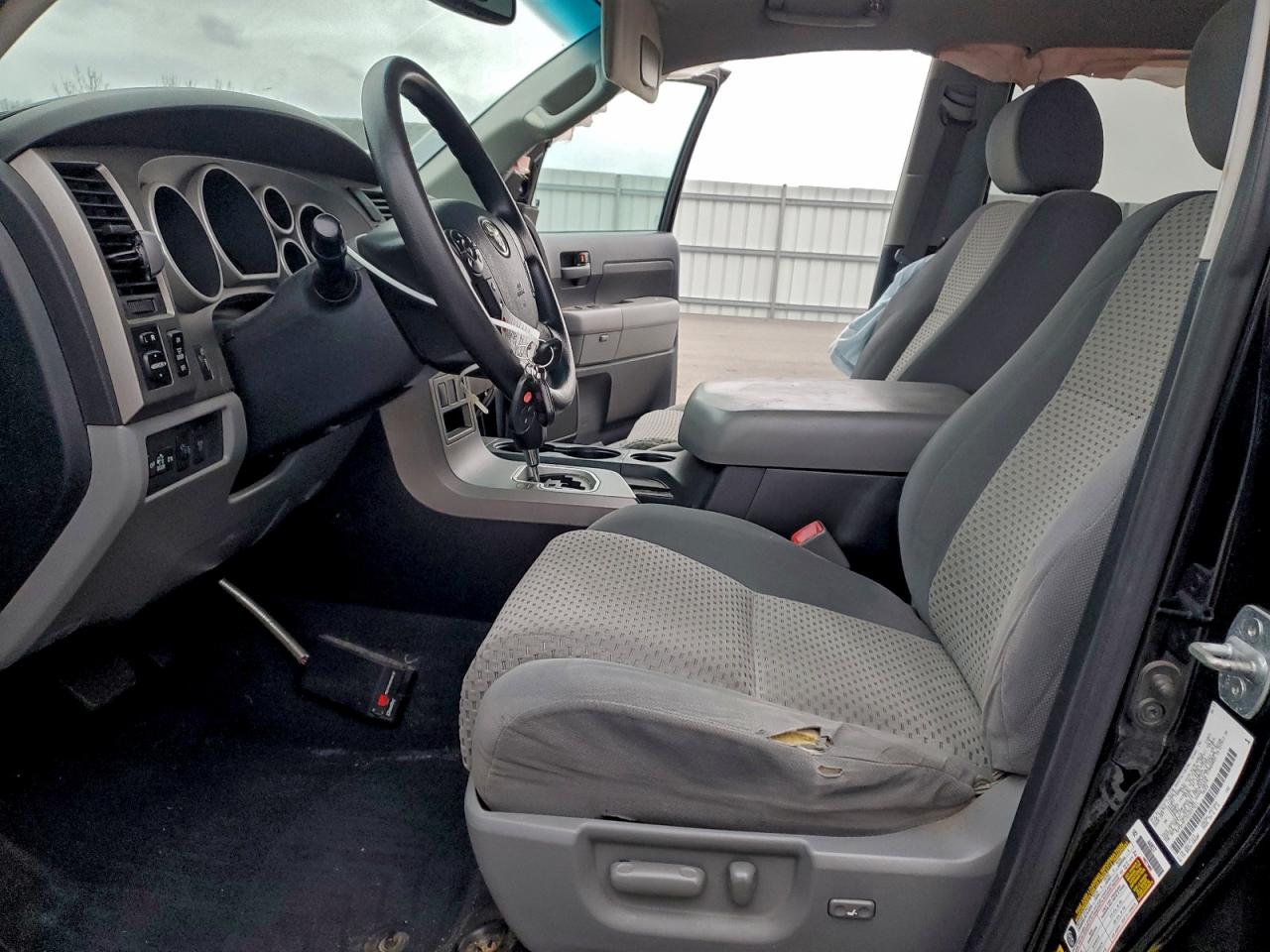 TOYOTA TUNDRA CREWMAX SR5