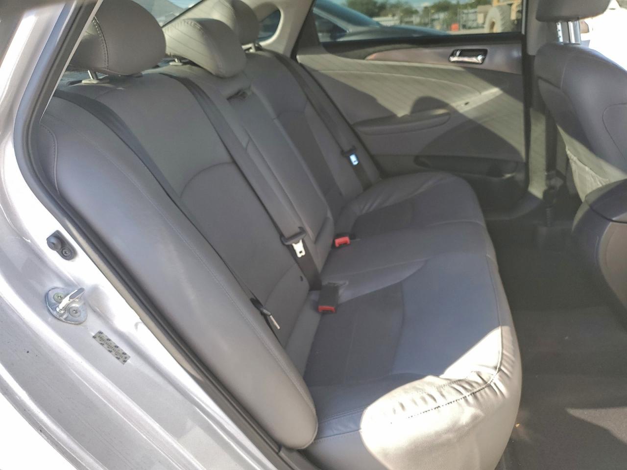 HYUNDAI SONATA HYBRID