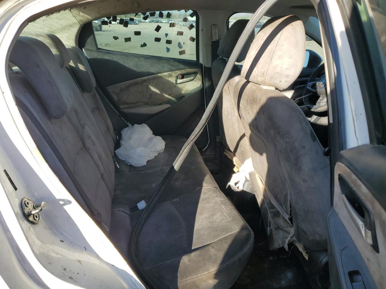 Lot #3311677288 2019 TOYOTA YARIS L