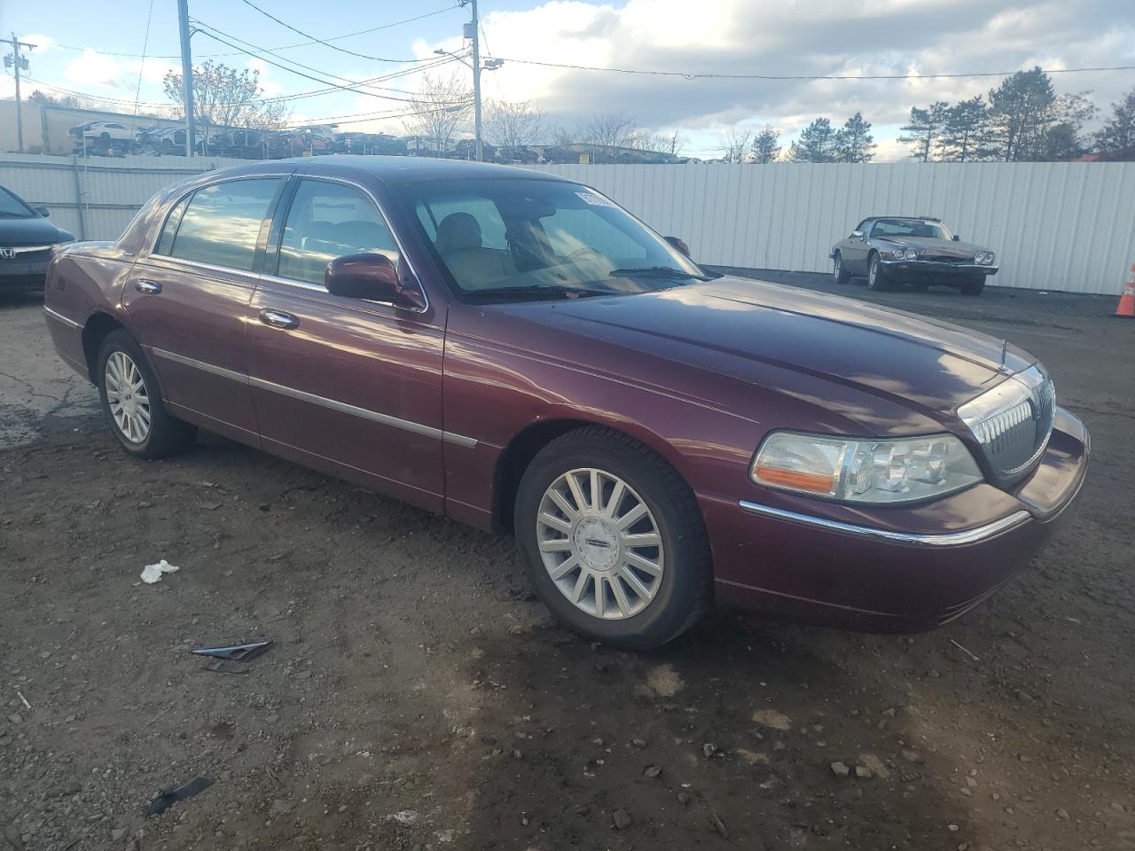 Lot #3296225422 2004 LINCOLN TOWN CAR E