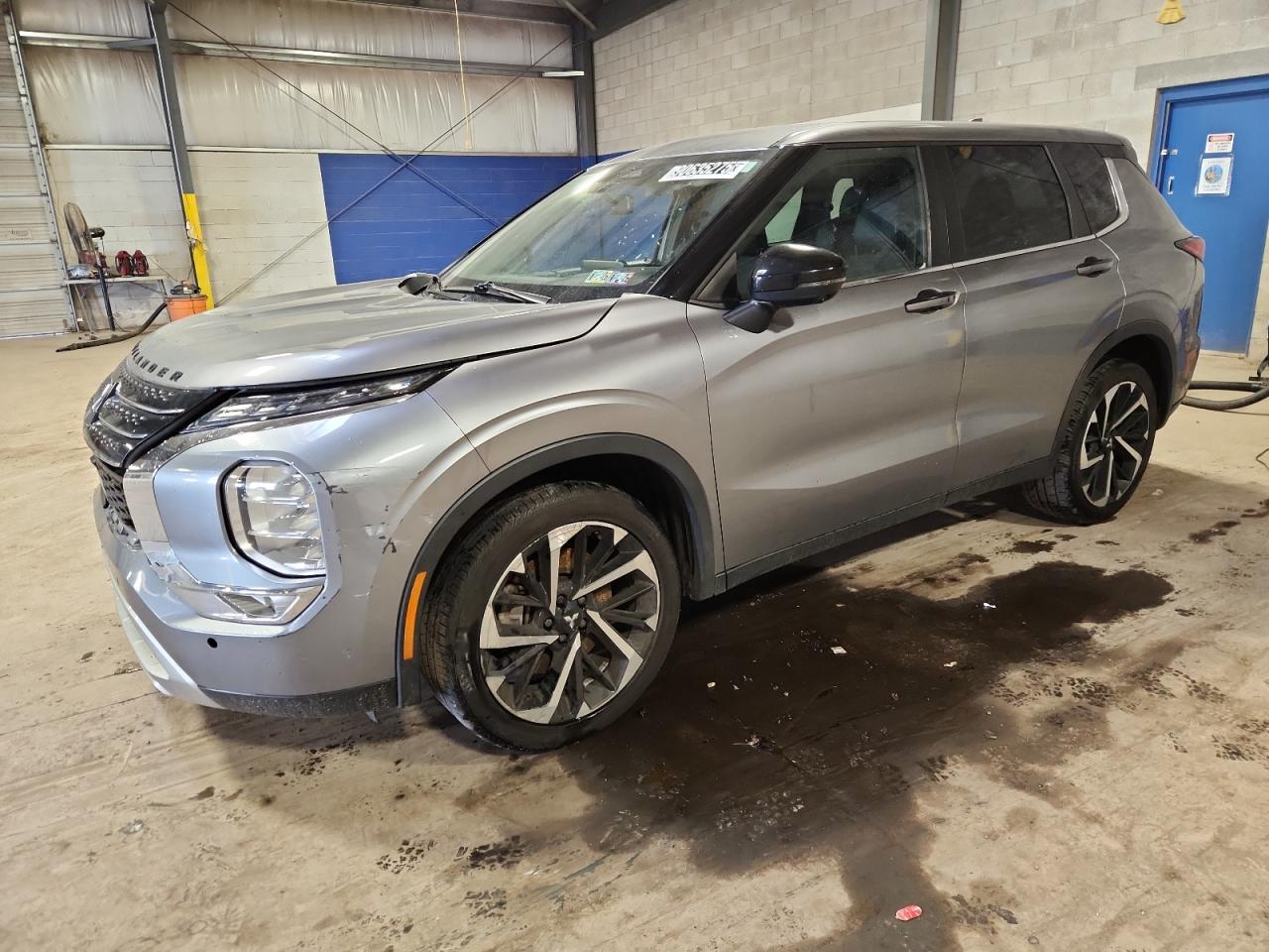 MITSUBISHI OUTLANDER SE