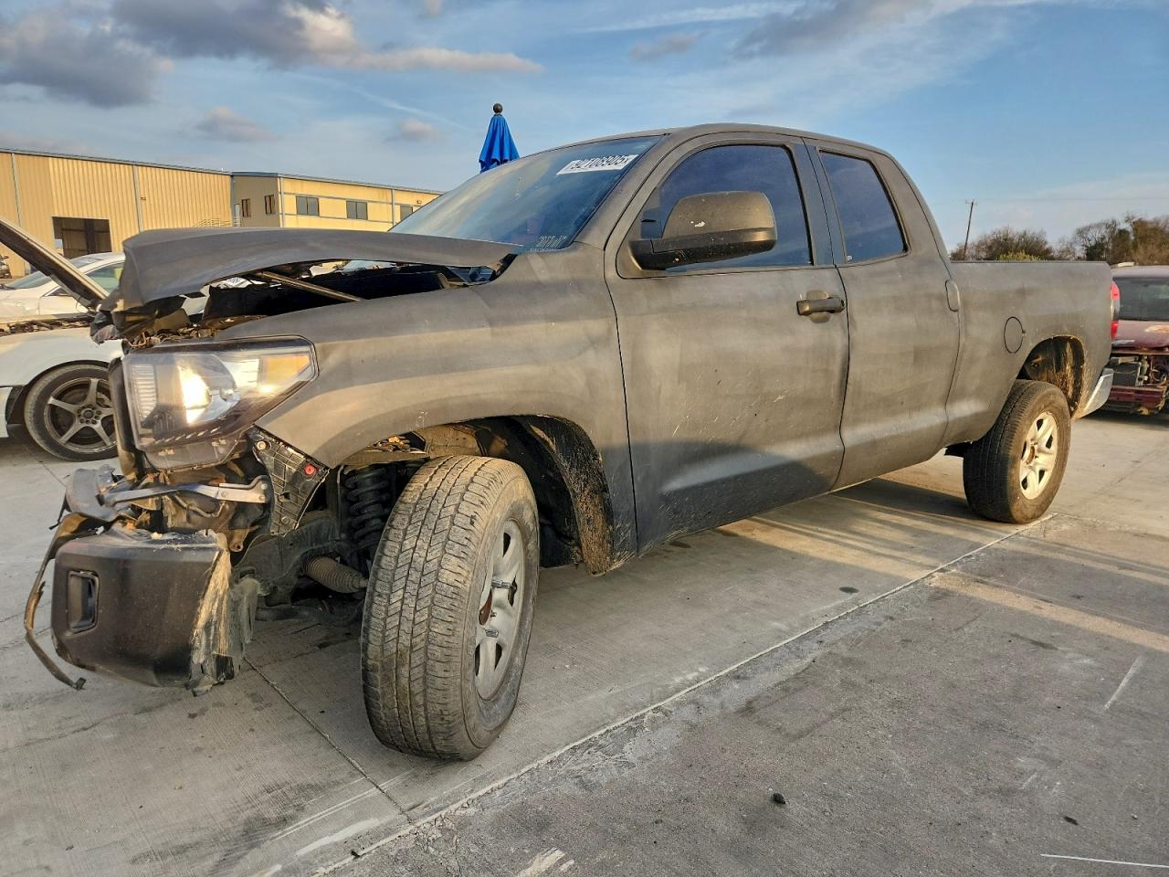 TOYOTA TUNDRA DOUBLE CAB SR