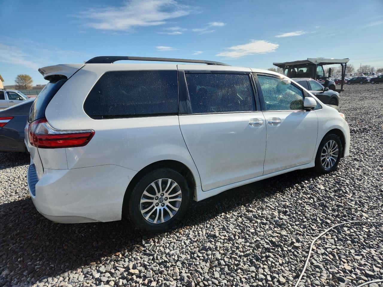 TOYOTA SIENNA XLE