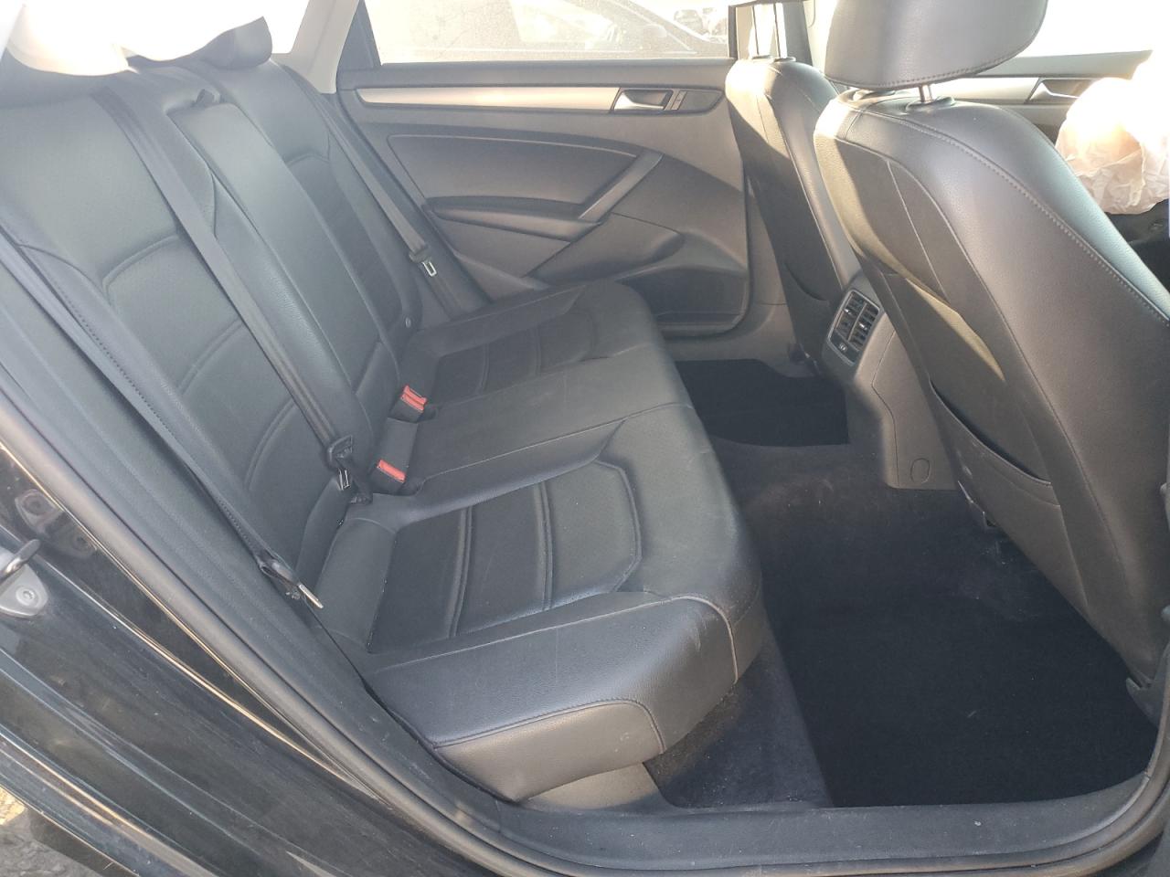 VOLKSWAGEN PASSAT SE