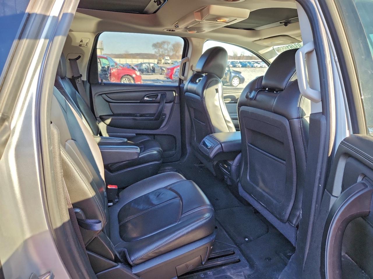 CHEVROLET TRAVERSE LT