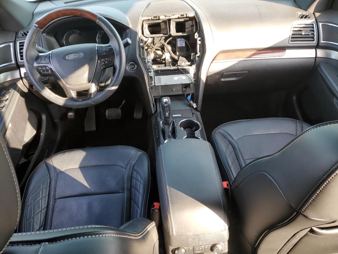 FORD EXPLORER PLATINUM