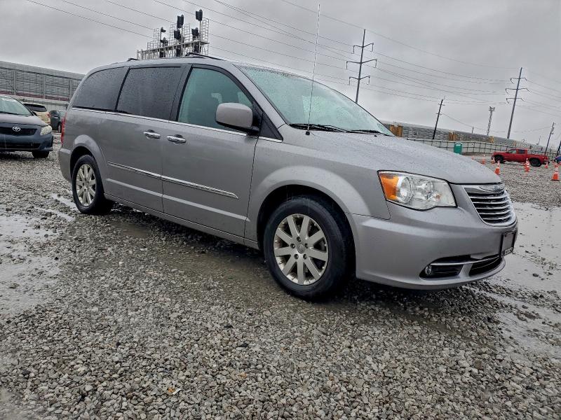 2016 CHRYSLER TOWN & COU #3301605747