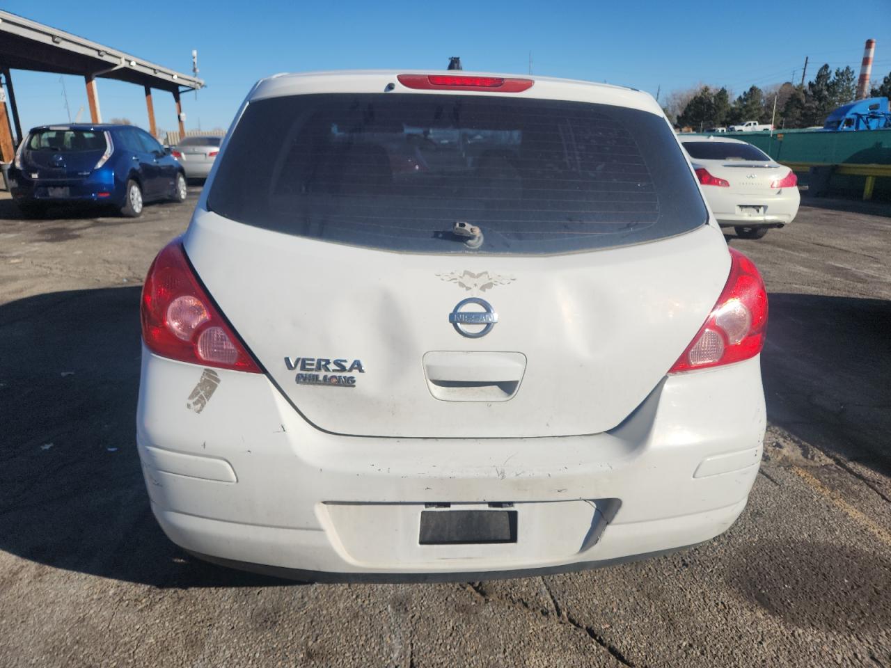 NISSAN VERSA S